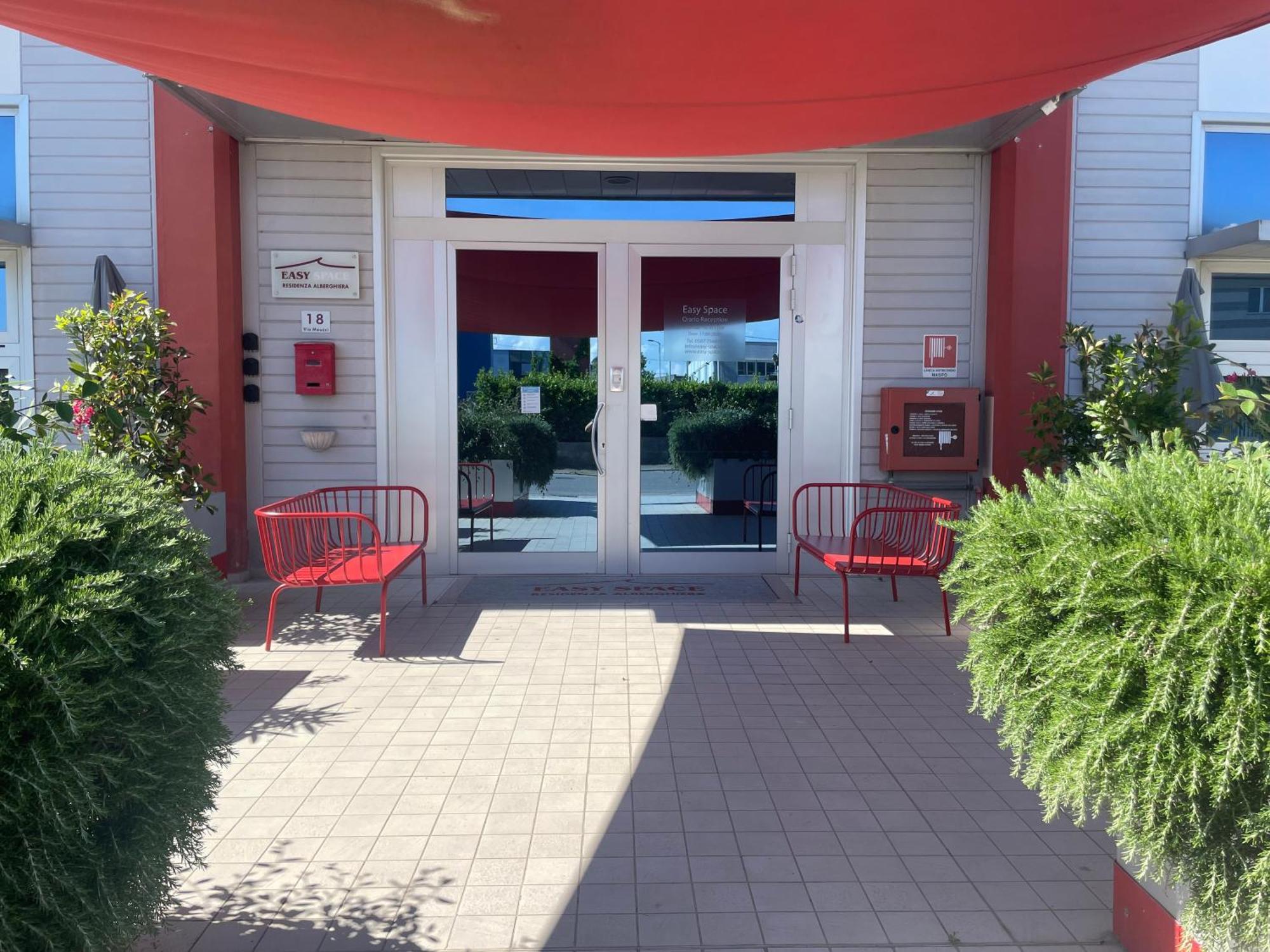 Easy Space Bientina Exterior photo
